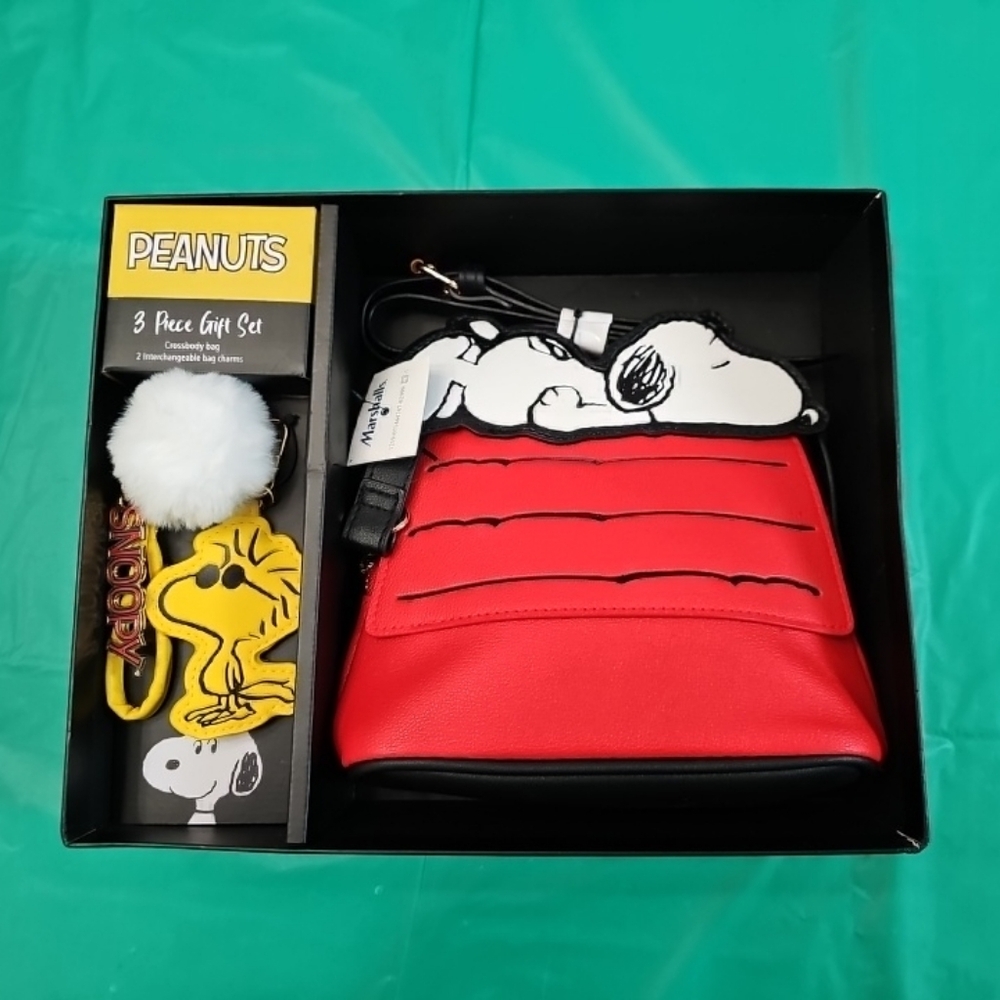 Peanuts Red Crossbody Bag Gift Set